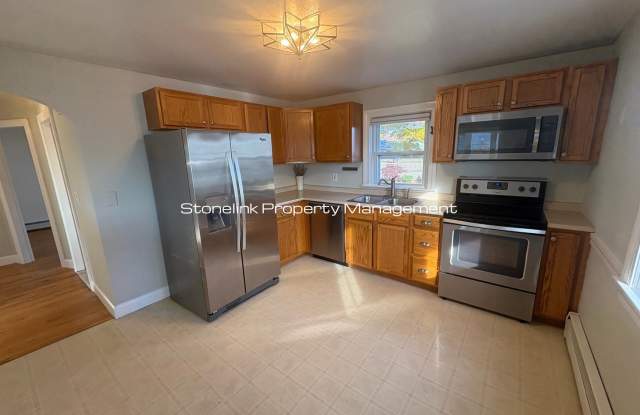 Fully Renovated Single Family Home For Rent in Pawtucket! Gallery 3
