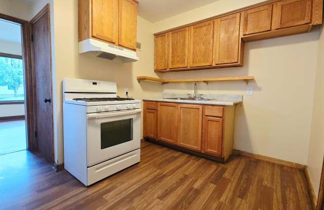 3 Bedroom 1 Bath House with Detached Garage Gallery 1