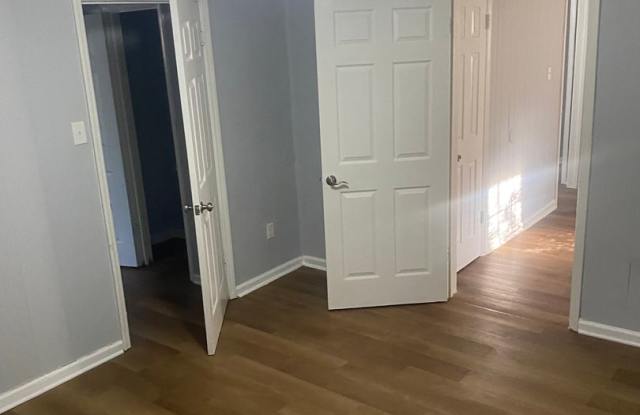 Beautifully Updated 3-Bedroom, 2-Bath Home – Comfort  Convenience Await! Gallery 4