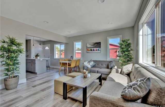 907 West Arbutus Street photos photos