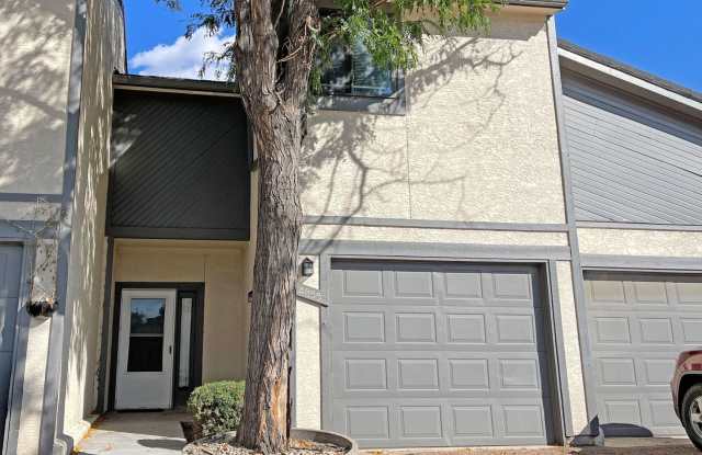 2-Bedroom Townhome w/ Garage in Northeast Colo Springs photos photos