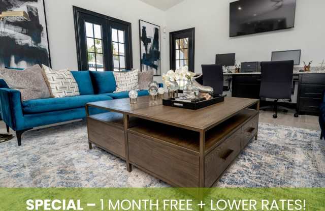 Royal Palms photos photos