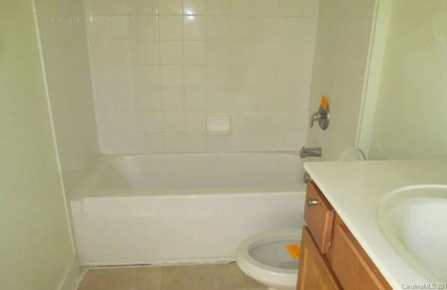 Room in 3 Bedroom Townhome at Hyde Glen Ct Gallery 4