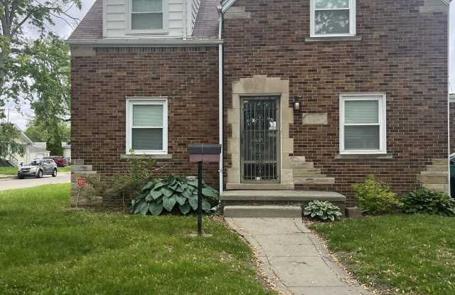 15205 Maplewood Avenue photos photos