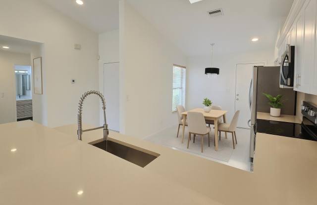 5622 Royal Lake Circle - 5622 Royal Lake Circle, Palm Beach County, FL 33437