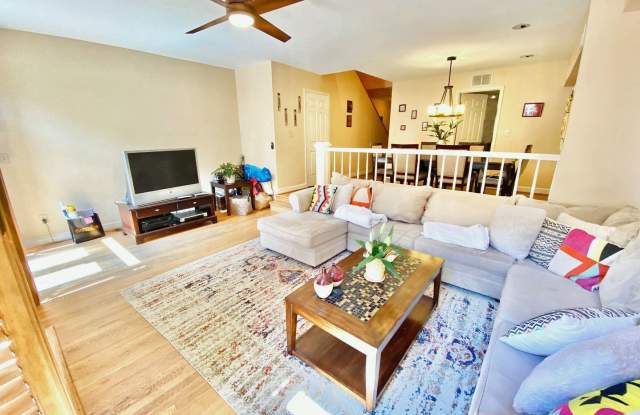 2642 Woodley Place, NW Gallery 4