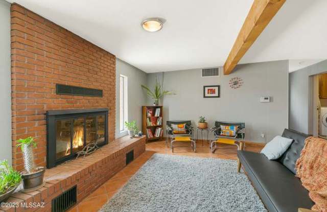 East- 3 bedroom/ 2 bathroom home with sparkling pool! photos photos East- 3 bedroom/ 2 bathroom home with sparkling pool! photos photos