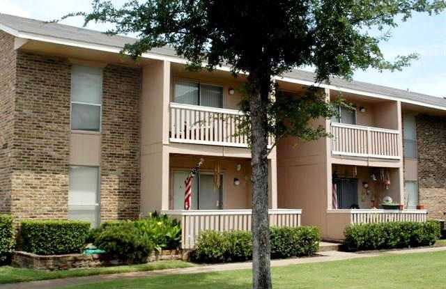 Foxwood - 1217 Hillcrest Street, Mesquite, TX 75149
