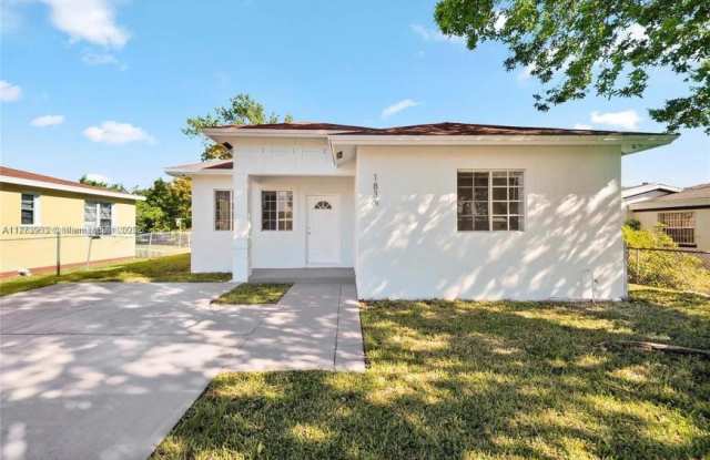 1839 NW 74th Ter photos photos
