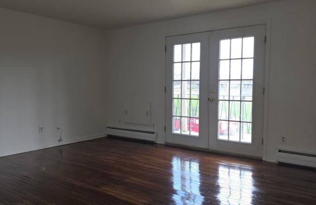 2 bedroom upper Gallery 2