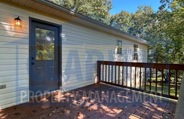 Updated 3 bedroom, 2 bath ranch home! Gallery 4