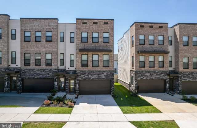 870 AMITY Street photos photos