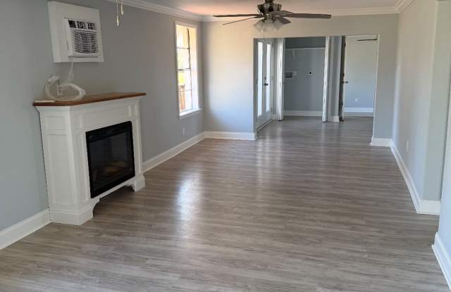 6105 Hill Road Gallery 2