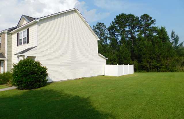 100 Streamwood Drive Gallery 2