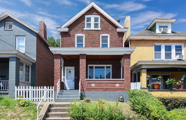 Remodeled 2 bedroom with backyard photos photos