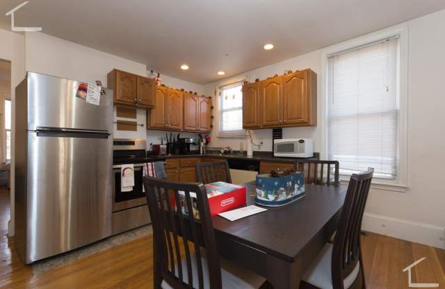 Coolidge Corners finest...... photos photos