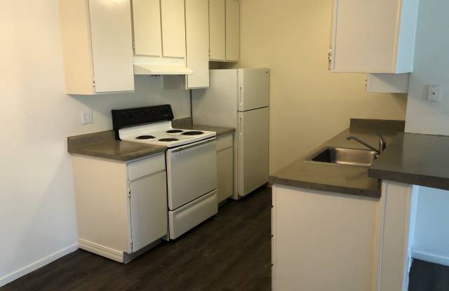 Pinewood Place Apartments Gallery 4