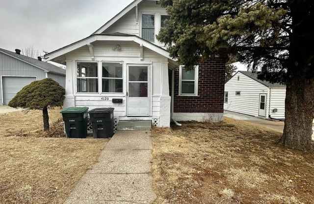 Spacious 3 Bed Home with Finished Basement & Hardwood Floors photos photos Spacious 3 Bed Home with Finished Basement & Hardwood Floors photos photos