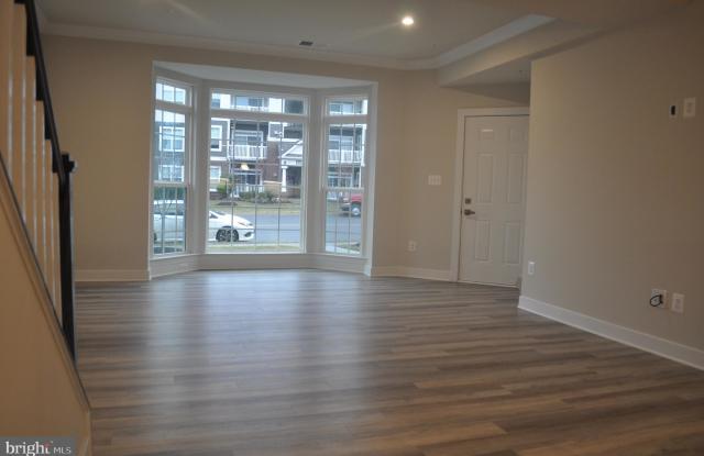 24700 HUTCHINSON FARM DRIVE - 24700 Hutchinson Farm Drive, Arcola, VA 20166