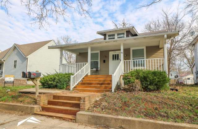 Awesome 4 Bedroom on the East Side of Manhattan! - 916 Osage Street, Manhattan, KS 66502