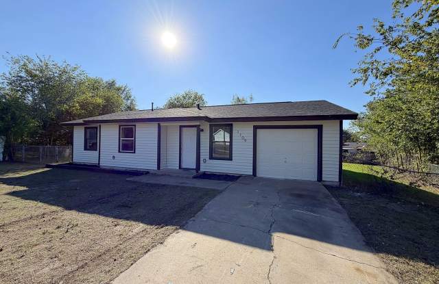 Remodeled 3-bedroom, 2-bath home in Copperas Cove with a 2-car garage Gallery 1