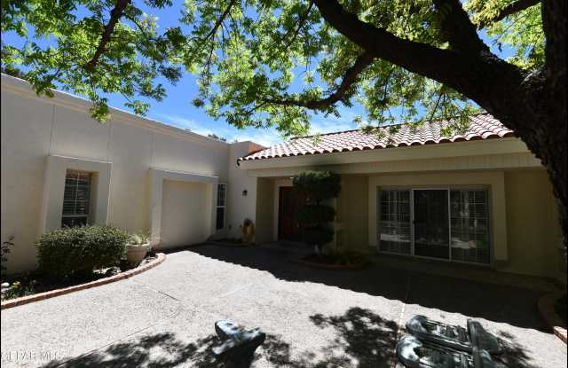 1004 LOS JARDINES Circle Gallery 2