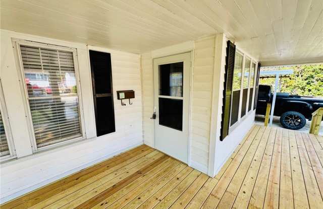 1803 N Floyd Avenue - 1803 North Floyd Avenue, Lumberton, NC 28358