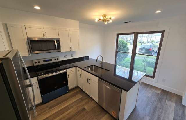 Charming 3BR Townhome in Durham photos photos