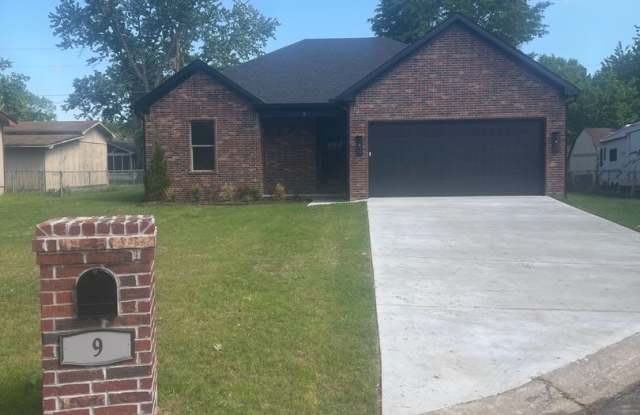 New construction mins from LRAFB photos photos