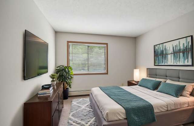 Cloverleaf Park Apartments Gallery 2