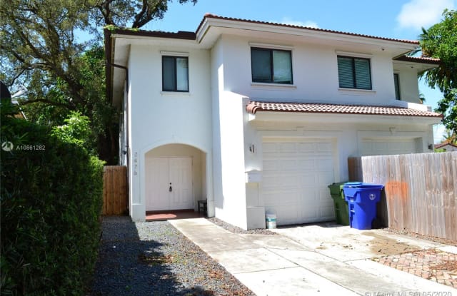 2476 SW 11th St - 2476 Southwest 11th Street, Miami, FL 33135