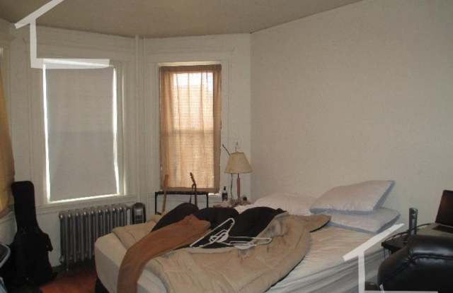 Spacious Fenway Apartment Available 9/1/26 Gallery 4