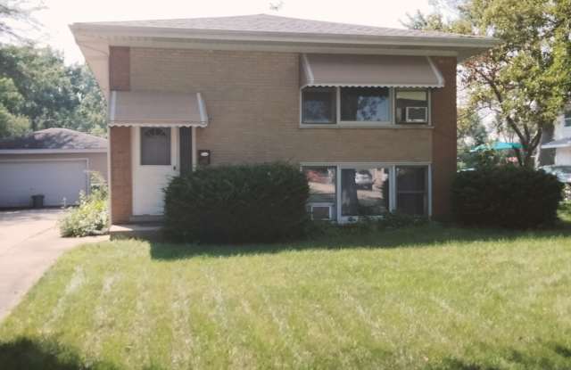 260 Wayne Court - 260 Wayne Court, Bartlett, IL 60103