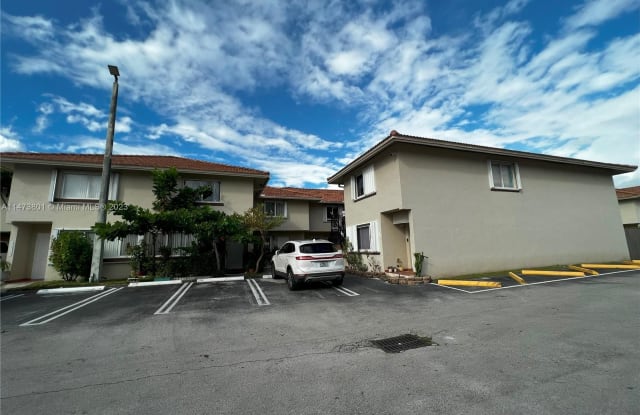 351 NW 82nd Ave - 351 Northwest 82nd Avenue, Fountainebleau, FL 33126