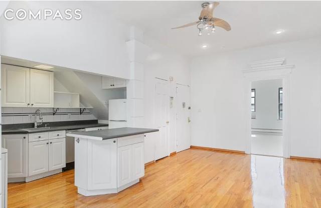 218 Third Avenue photos photos
