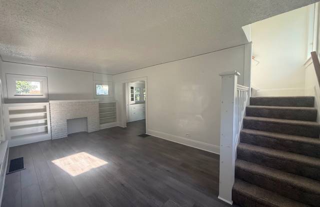 4 Bedroom 1.5 Bathroom single family home Rent Ready! Gallery 3