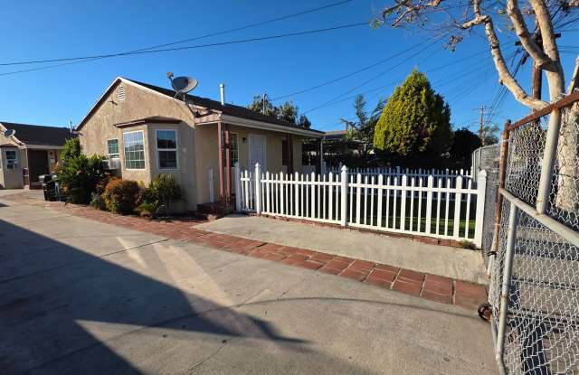 Grevillea Duplex - 11307 South Grevillea Avenue, Hawthorne, CA 90304