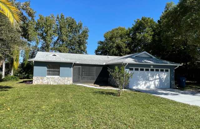 READY TO MOVE INTO 3/2/2 WITH IDEAL LOCATION!!!! photos photos