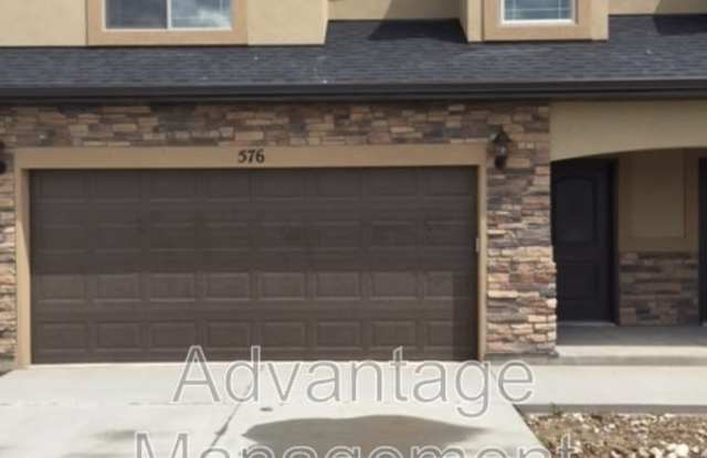 576 N 220 E photos photos