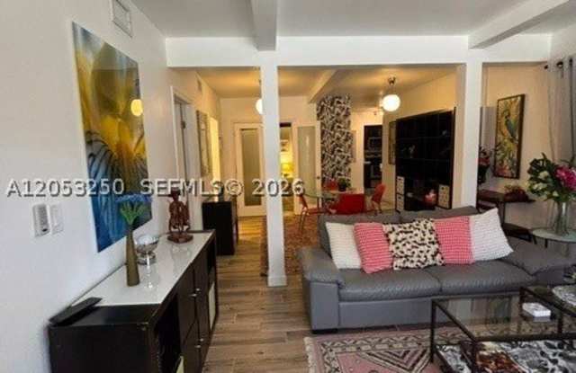 180 NE 82nd Ter Gallery 3