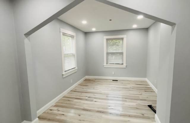 7922 N Main St photos photos