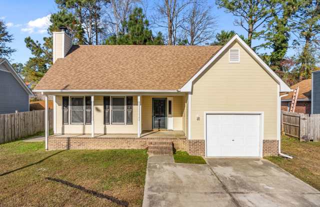 Charming 3 Bedroom, 2 Bath Home in Fayetteville - 1521 Kara Court, Fayetteville, NC 28304