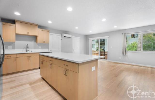 4712 NE 37th Court - 4712 Northeast 37th Court, Minnehaha, WA 98661 4712 NE 37th Court - 4712 Northeast 37th Court, Minnehaha, WA 98661