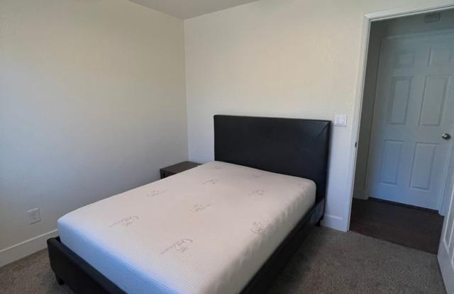 Furnished Room available in updated home - Los Banos, CA Gallery 1