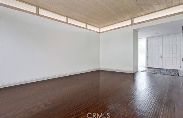1251 Surfline Way Gallery 2