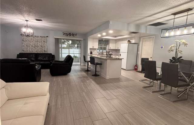 2604 E 3rd Street Gallery 3