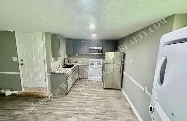 Nice Updated 3 Bed, 1 Bath in KCK-Available NOW!! photos photos