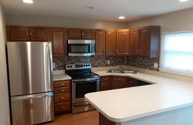 8 MEADOW RUN COURT Gallery 4