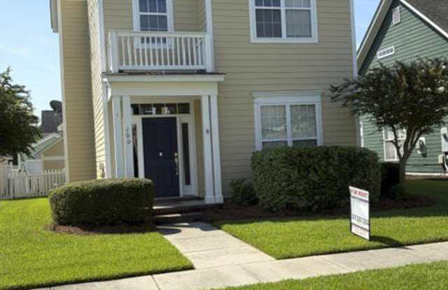109 Foxglove Avenue Gallery 1