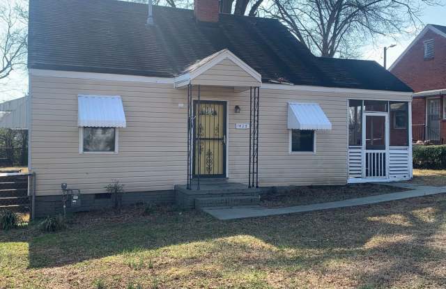 Cozy Two Bedroom Bungalow! photos photos